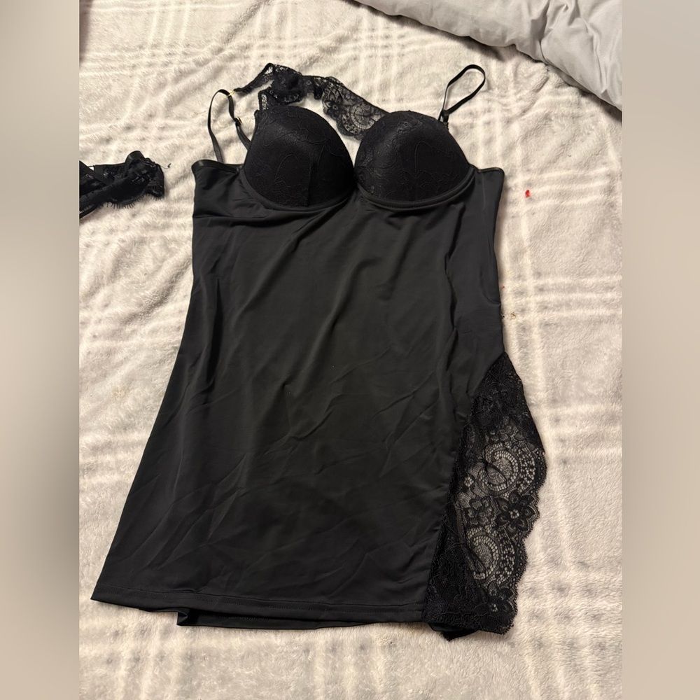 Chic Black Lace Chemise